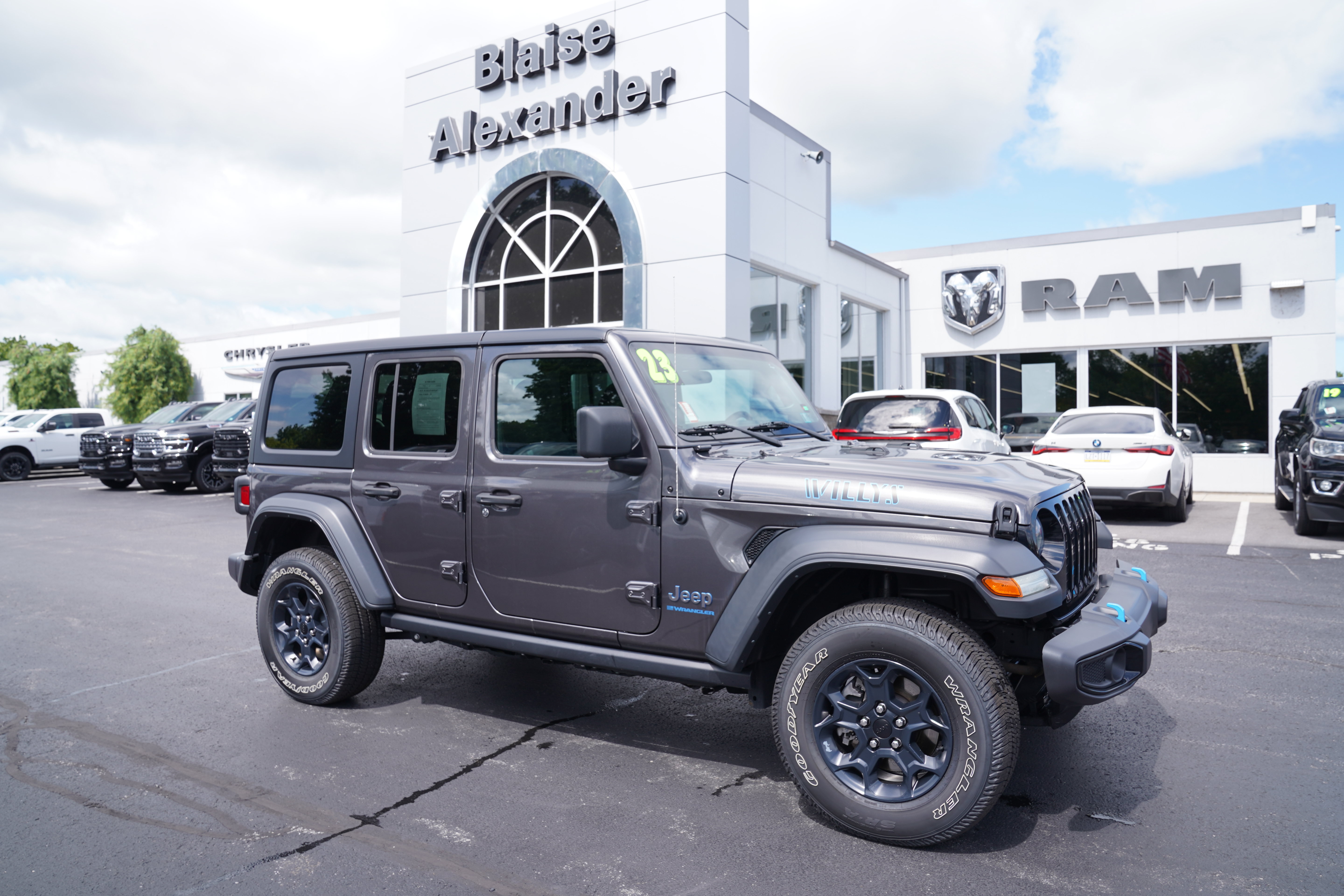 Used 2023 Jeep Wrangler Unlimited w/ Cold Weather Group