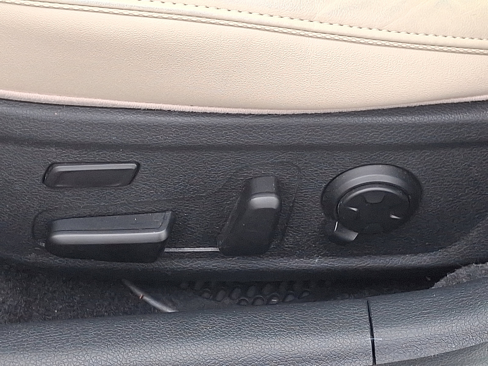 Used 2023 Kia Stinger GT2 image 26