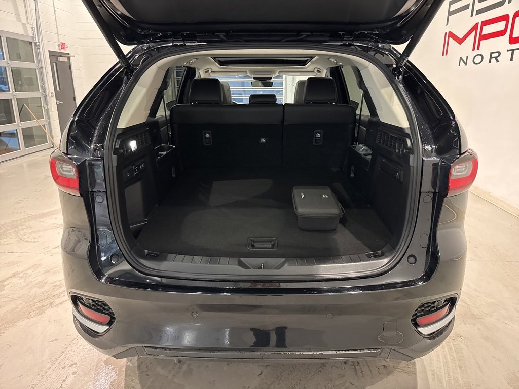 Used 2025 MAZDA CX-70 Plug-In Hybrid w/ Premium Pkg image 28