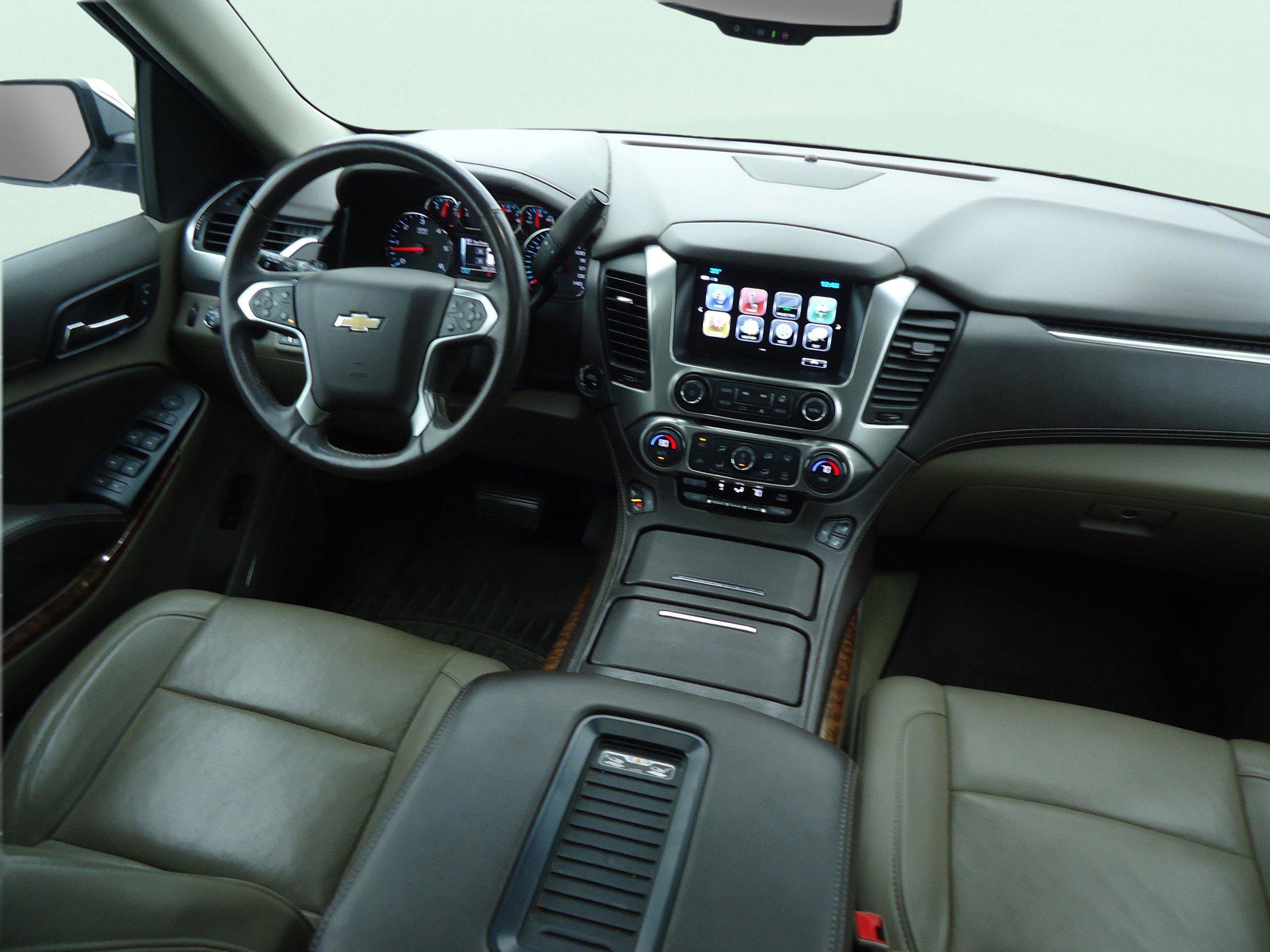 Used 2017 Chevrolet Suburban Premier image 10