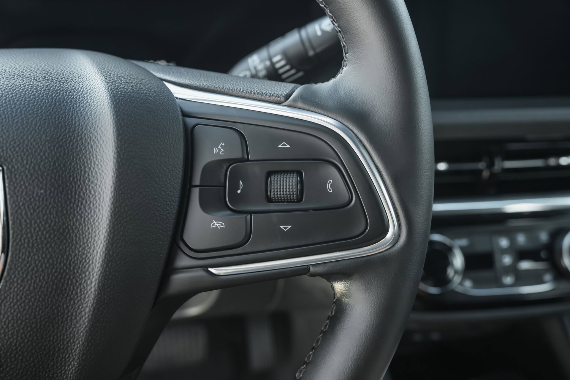 Used 2024 Buick Envista Sport Touring w/ Convenience I Package image 19