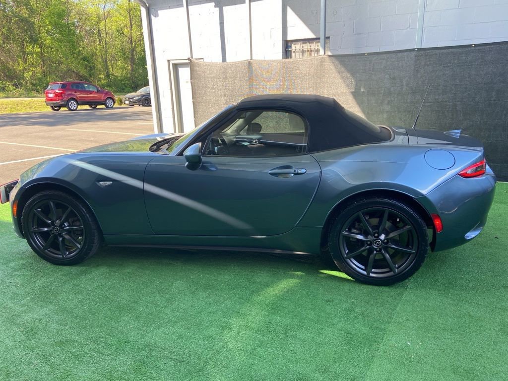 Used 2017 MAZDA MX-5 Miata Grand Touring RWD image 8