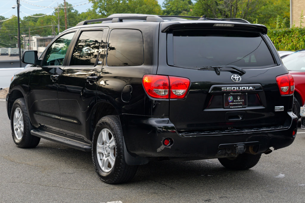 Used 2013 Toyota Sequoia SR5 AWD/4WD image 5
