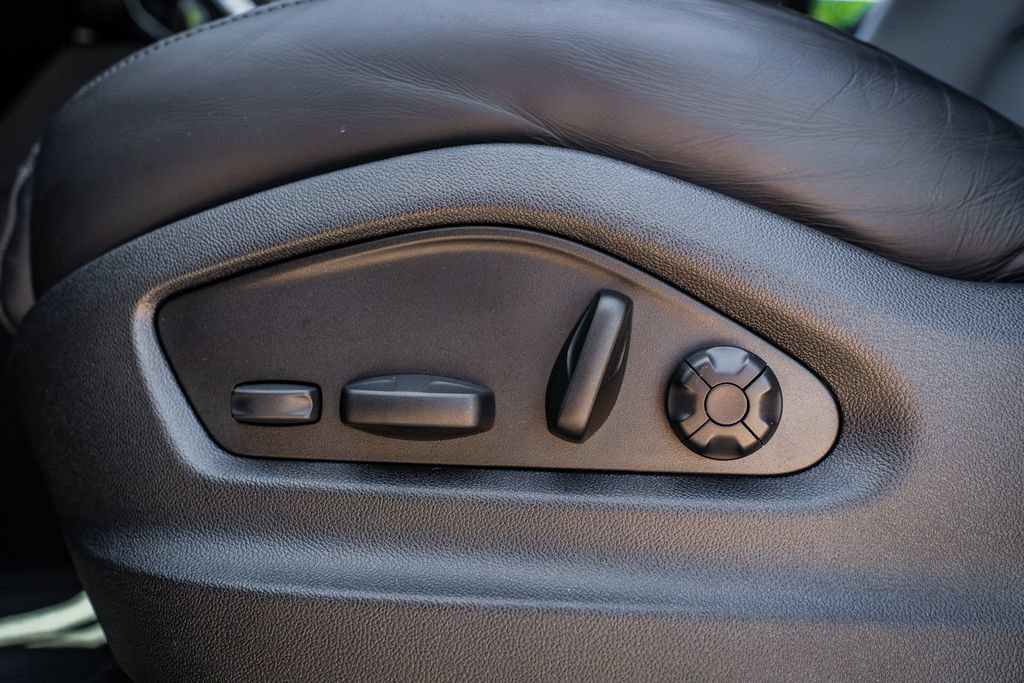 Used 2024 Porsche Cayenne S AWD/4WD image 21