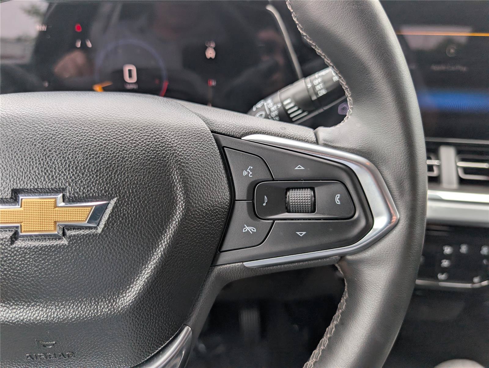 Used 2024 Chevrolet Trax LT w/ Driver Confidence Package FWD image 22