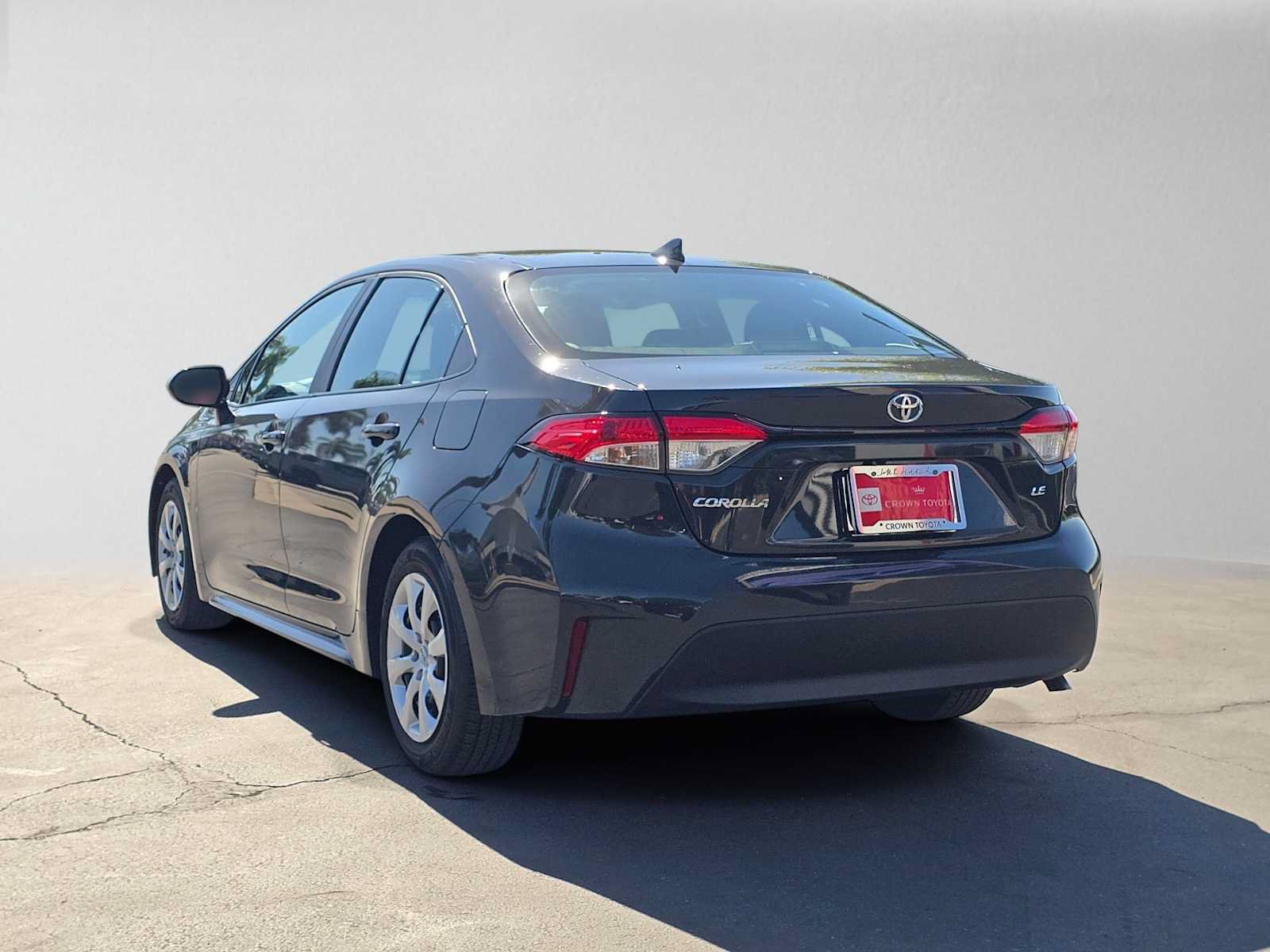 Certified 2025 Toyota Corolla LE FWD image 5