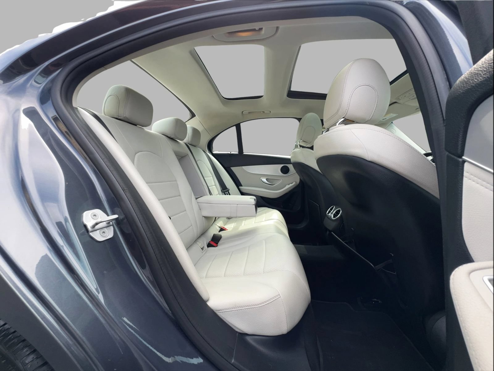 Used 2015 Mercedes-Benz C 300 4MATIC Sedan image 22