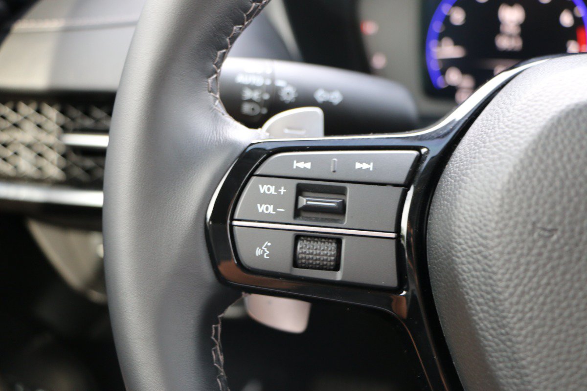 Used 2025 Acura ADX FWD image 18