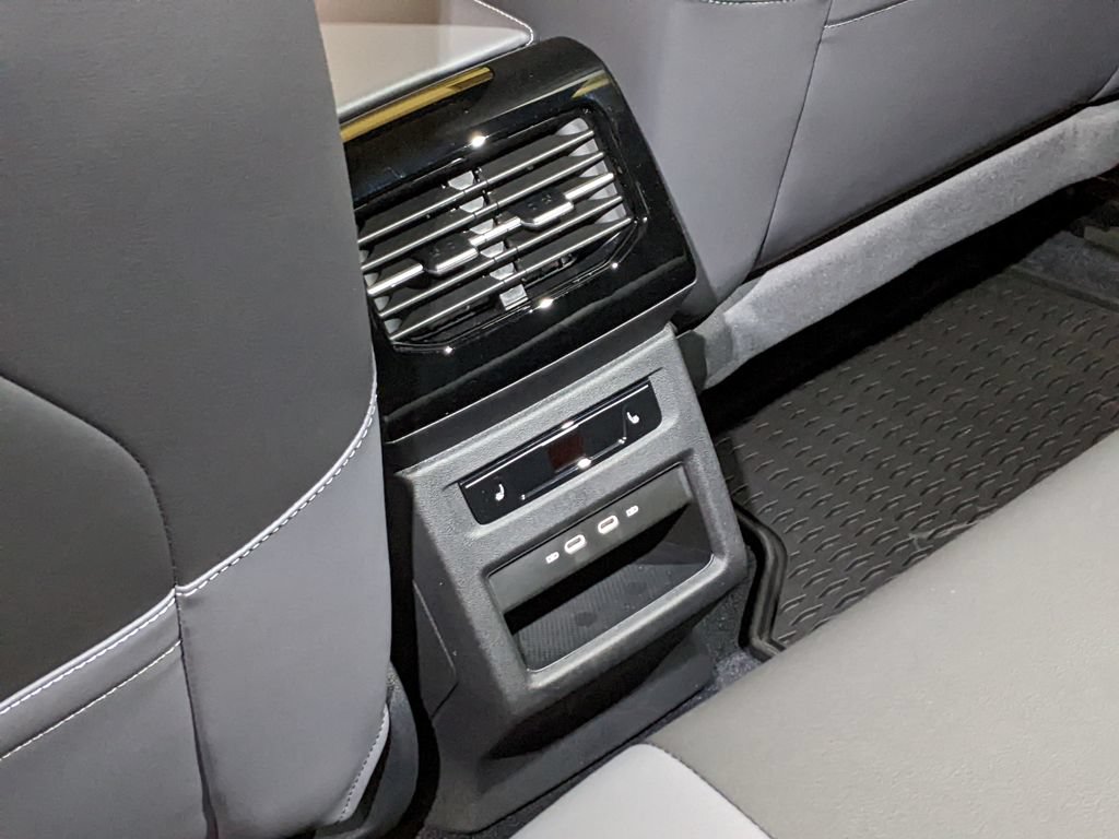 New 2026 Volkswagen ID.4 Pro S Plus AWD/4WD image 24