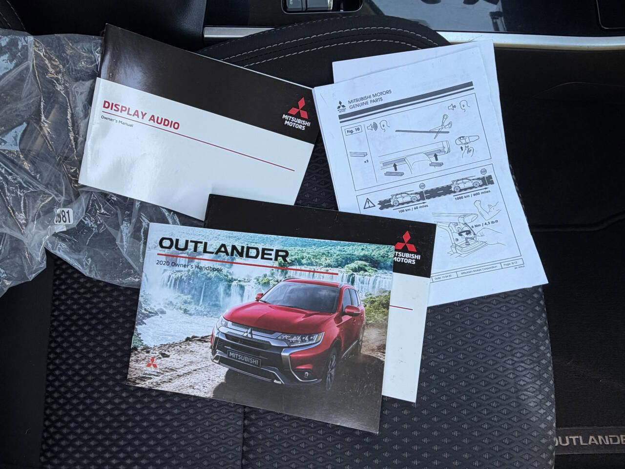 Used 2020 Mitsubishi Outlander ES AWD/4WD image 16