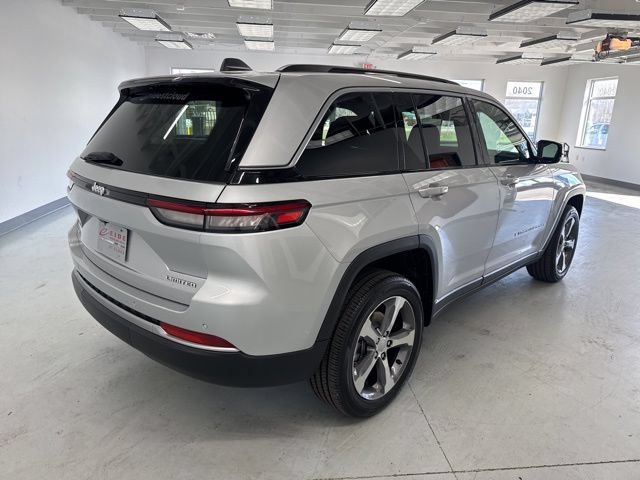 New 2026 Jeep Grand Cherokee Limited w/ Trailer Tow Package AWD/4WD image 8
