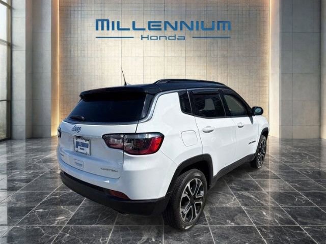 Used 2022 Jeep Compass Limited w/ Sun and Sound Group AWD/4WD image 16