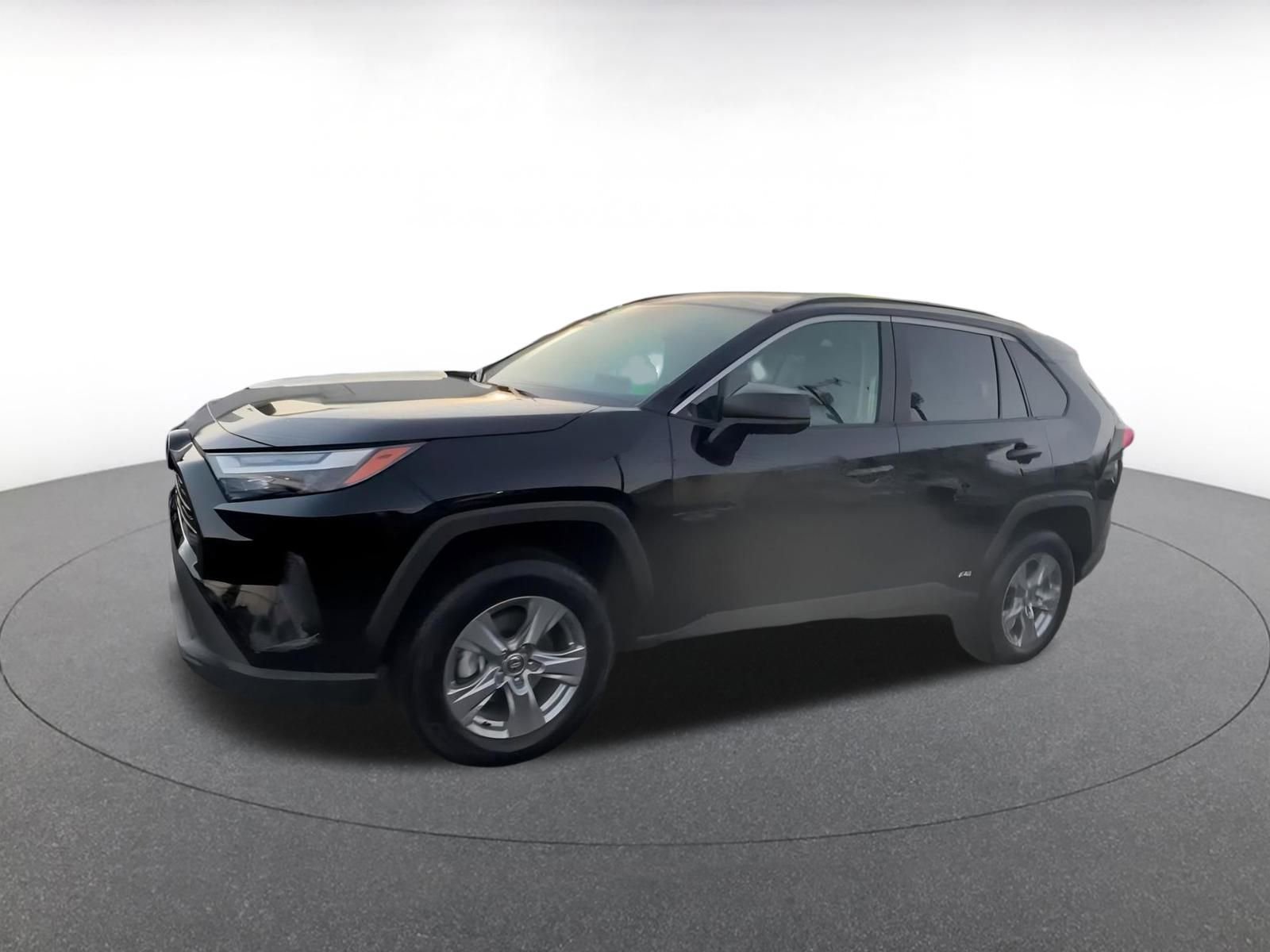 Used 2025 Toyota RAV4 LE image 8