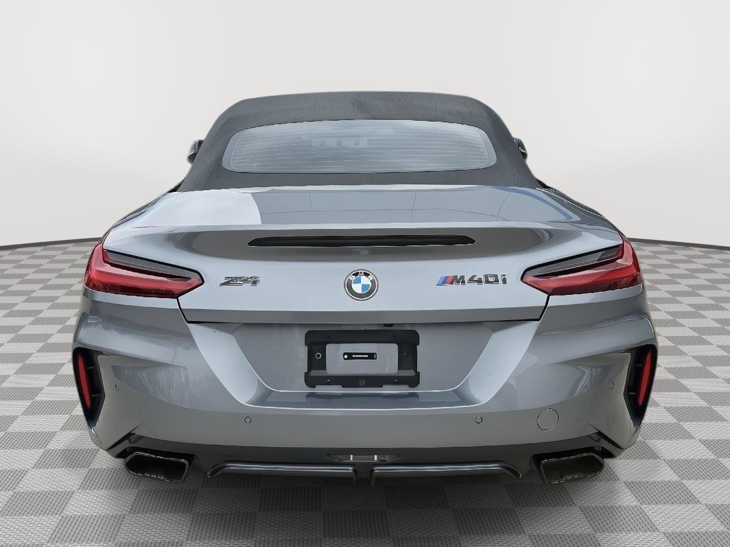 Used 2025 BMW Z4 M40i w/ Premium Package image 5