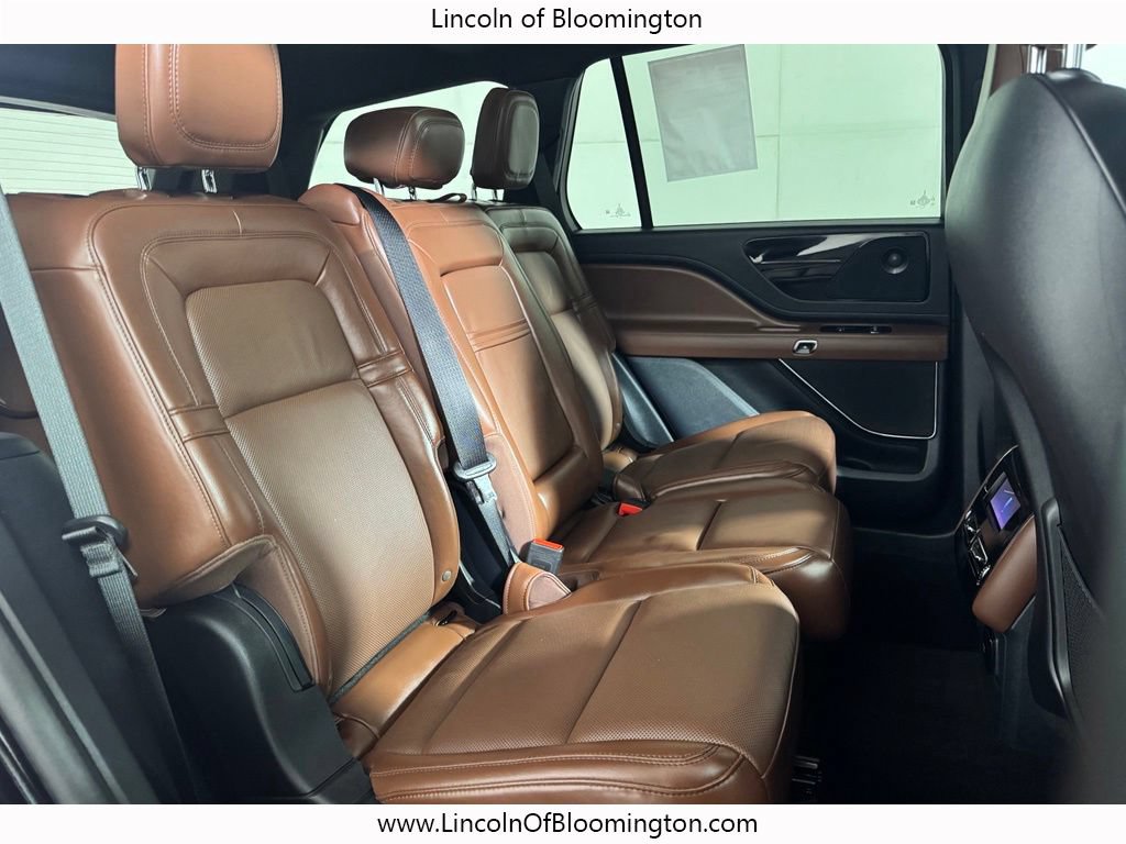 Certified 2025 Lincoln Aviator Reserve w/ Illumination Package AWD/4WD image 12