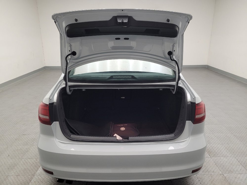 Used 2017 Volkswagen Jetta SEL FWD image 29