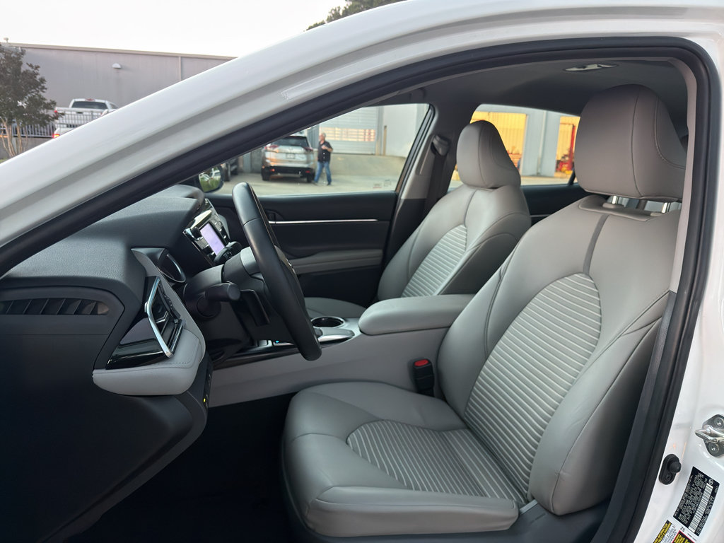 Used 2018 Toyota Camry SE FWD image 11