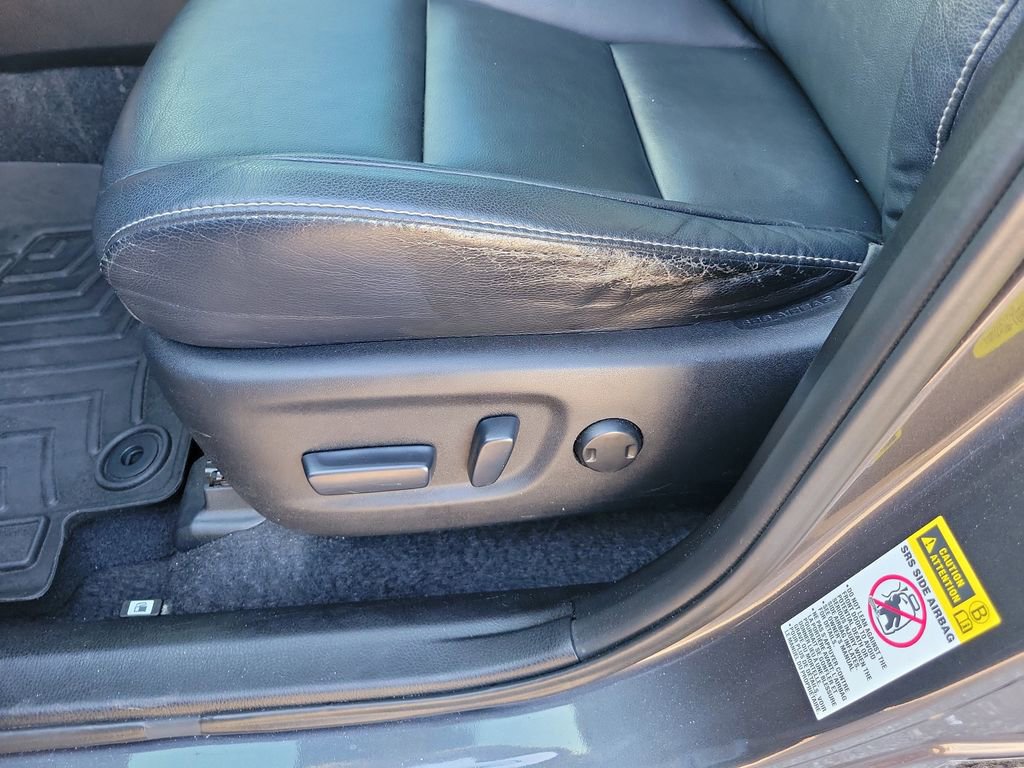 Used 2013 Toyota RAV4 Limited FWD image 21