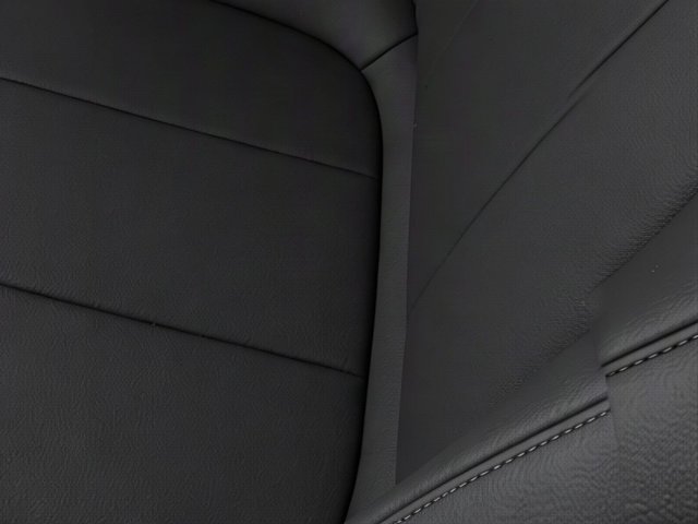 Used 2026 Mercedes-Benz GLB 250 image 28