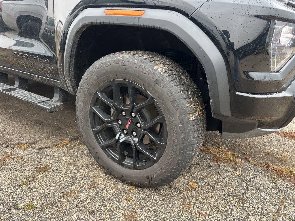 Used 2023 GMC Canyon Denali w/ Denali Black Edition image 4