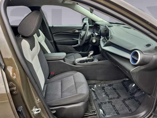 Used 2024 Chevrolet Trax LS w/ LS Convenience Package image 17