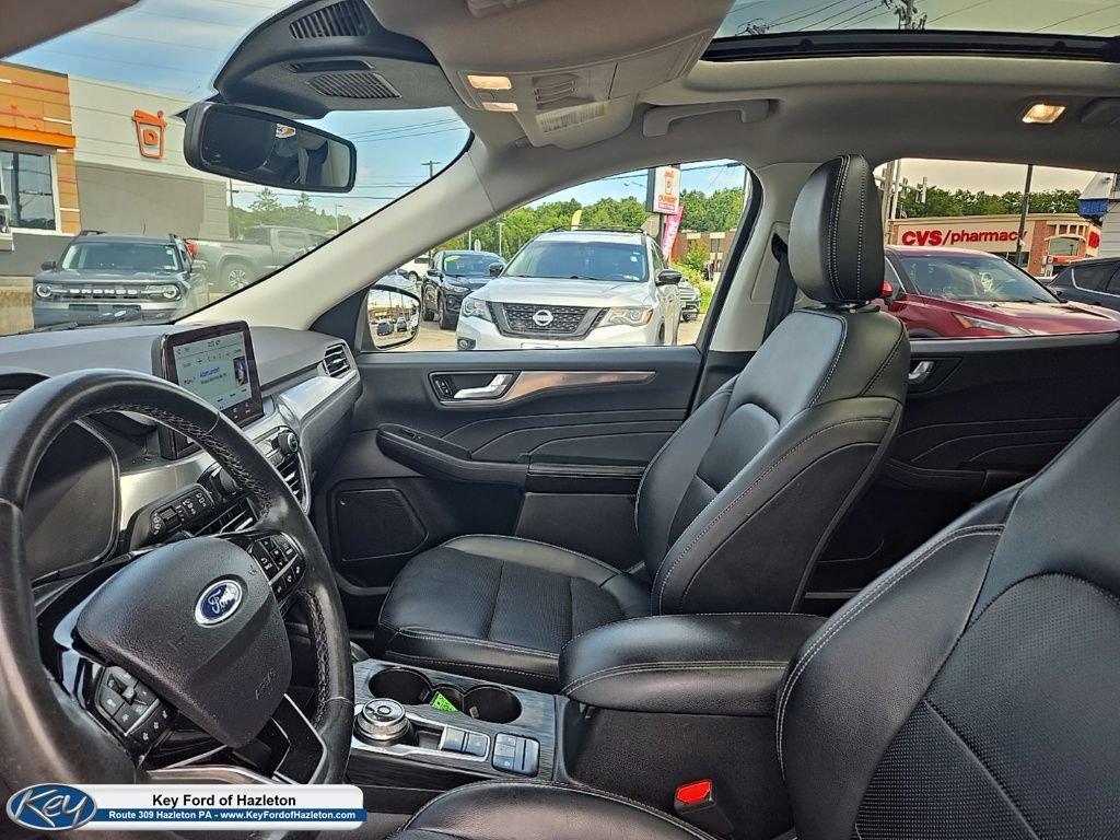 Certified 2022 Ford Escape Titanium w/ Class II Trailer Tow Package AWD/4WD image 40