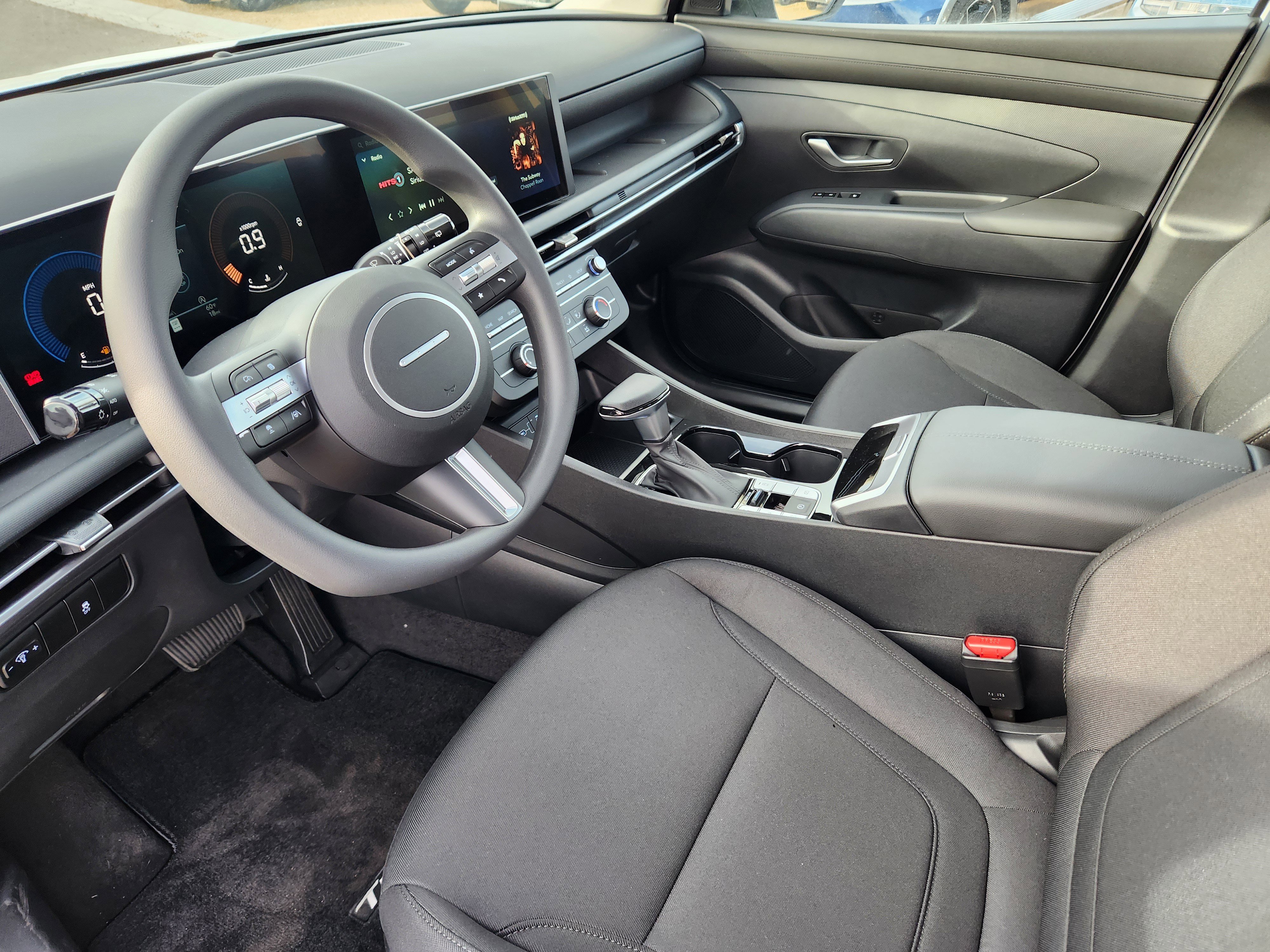 New 2026 Hyundai Tucson SE image 8