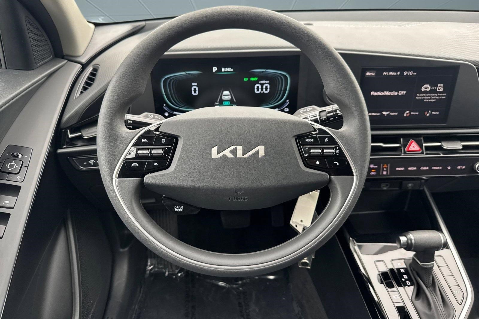Used 2024 Kia Niro LX FWD image 14
