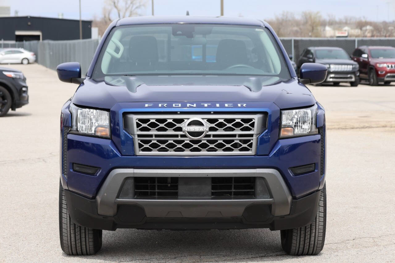 Used 2022 Nissan Frontier SV image 5