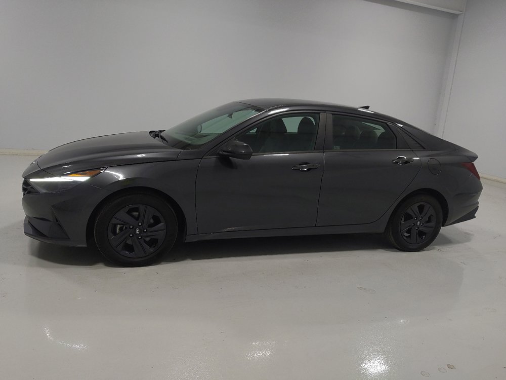 Used 2022 Hyundai Elantra SEL FWD image 2