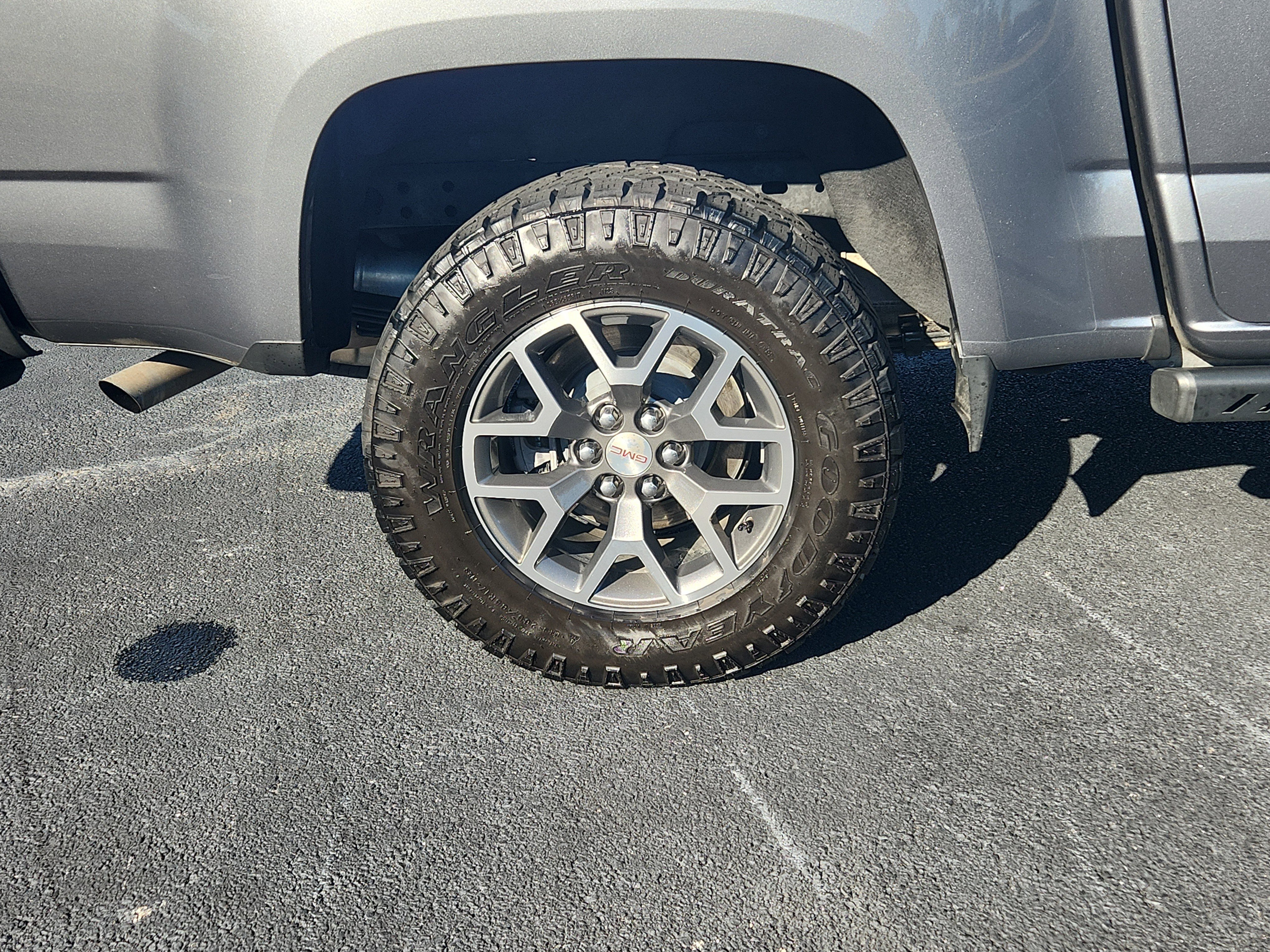 Used 2022 GMC Canyon AT4 image 33