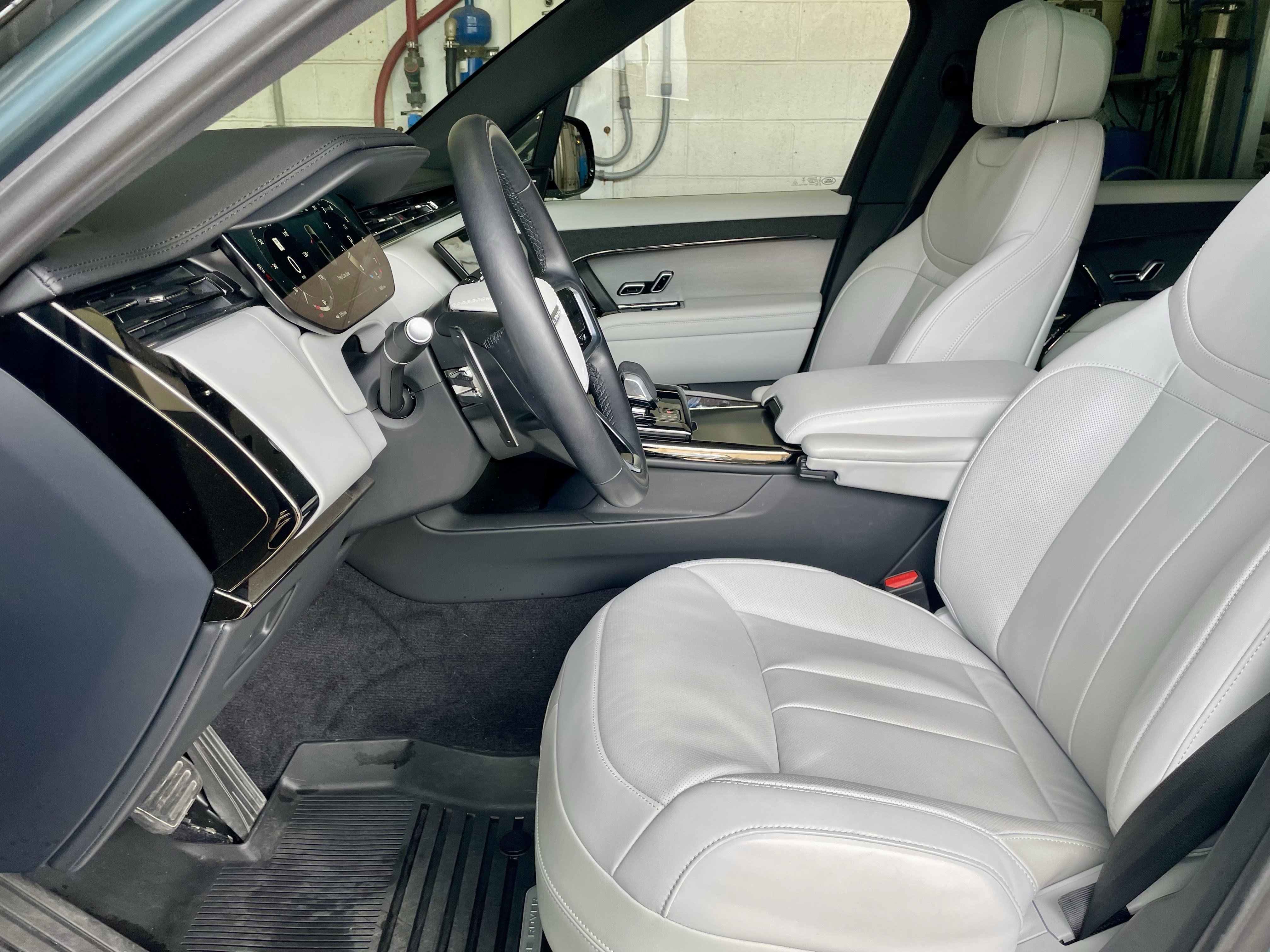 Certified 2024 Land Rover Range Rover Sport SE image 14