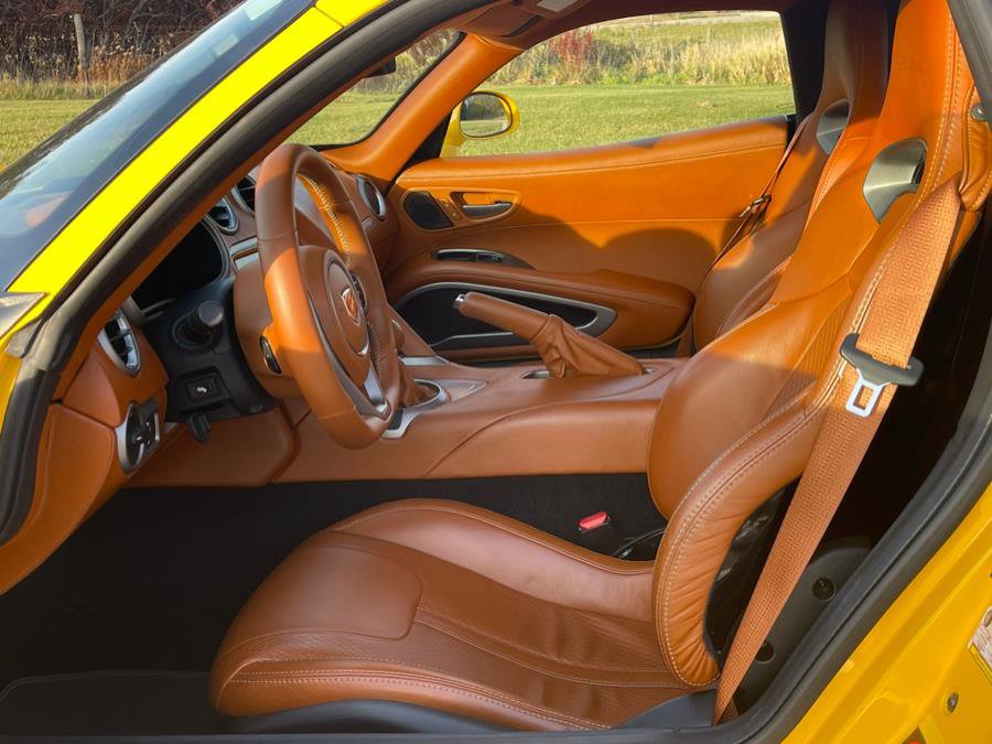 Used 2013 SRT Viper GTS w/ GTS Laguna Interior Pkg image 13