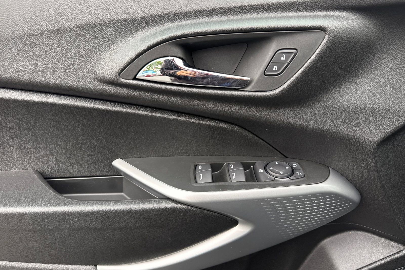 New 2026 Chevrolet Trax LS w/ LS Convenience Package image 10