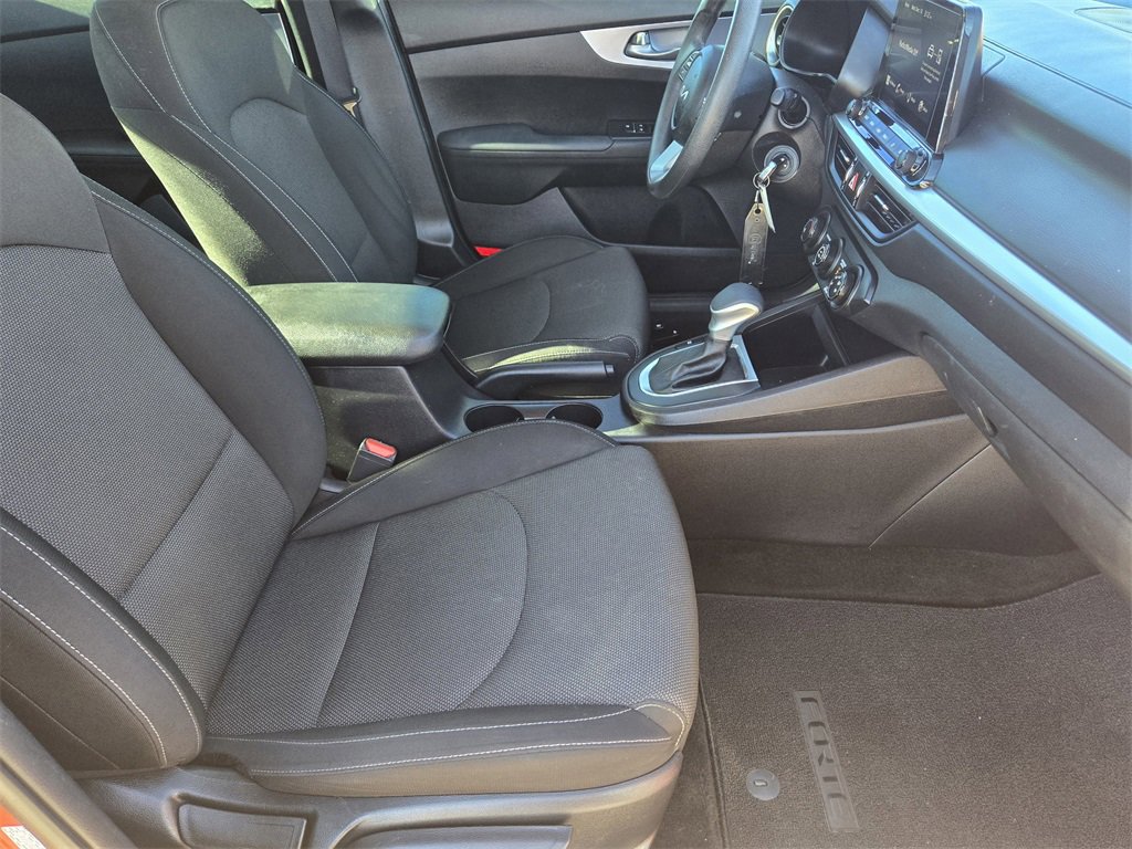 Used 2022 Kia Forte LXS w/ LXS Technology Package image 12