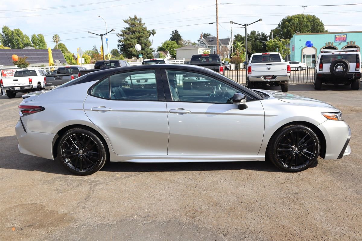 Used 2021 Toyota Camry XSE image 6