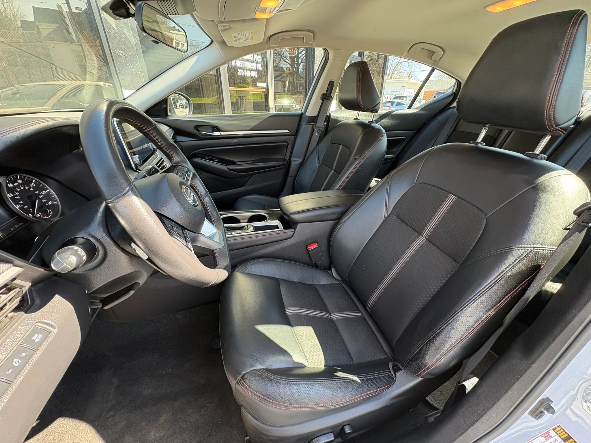Used 2024 Nissan Altima 2.5 SR FWD image 12