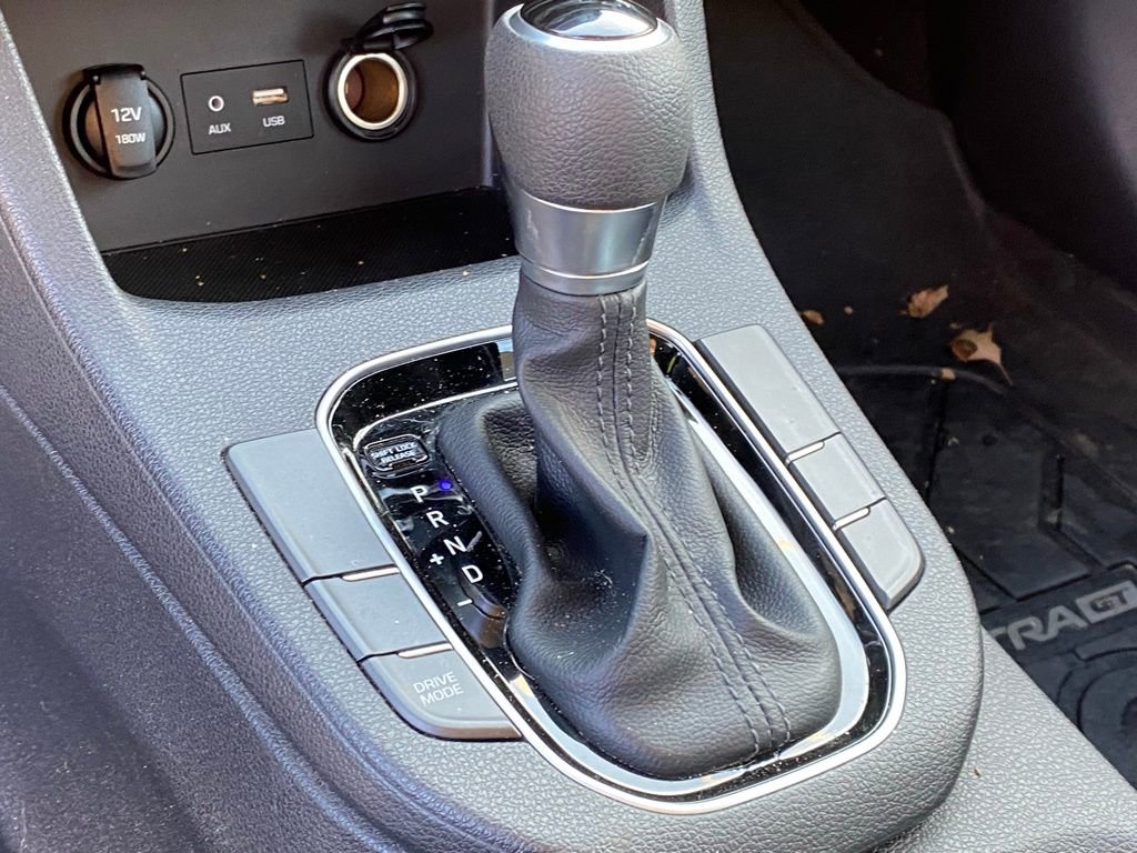 Used 2020 Hyundai Elantra GT image 12