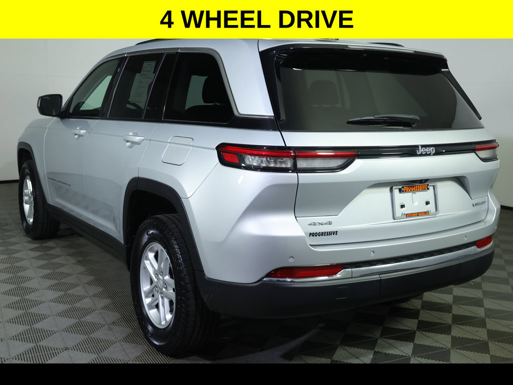 Used 2023 Jeep Grand Cherokee Laredo w/ Luxury Tech Group I AWD/4WD image 5