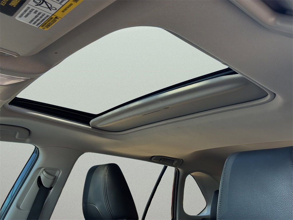 Used 2022 Toyota RAV4 XLE Premium image 24