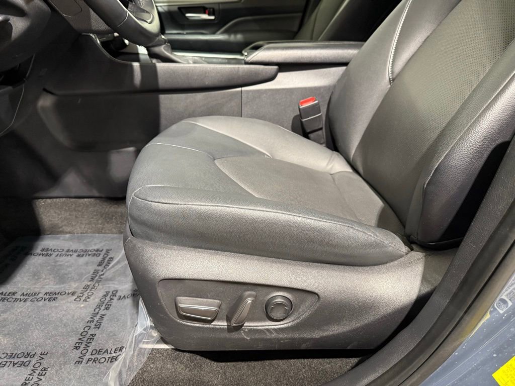 Certified 2024 Toyota Grand Highlander AWD image 14