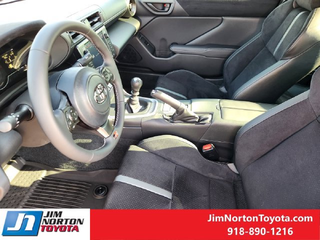 Used 2026 Toyota GR86 Premium w/ Performance Package RWD image 15