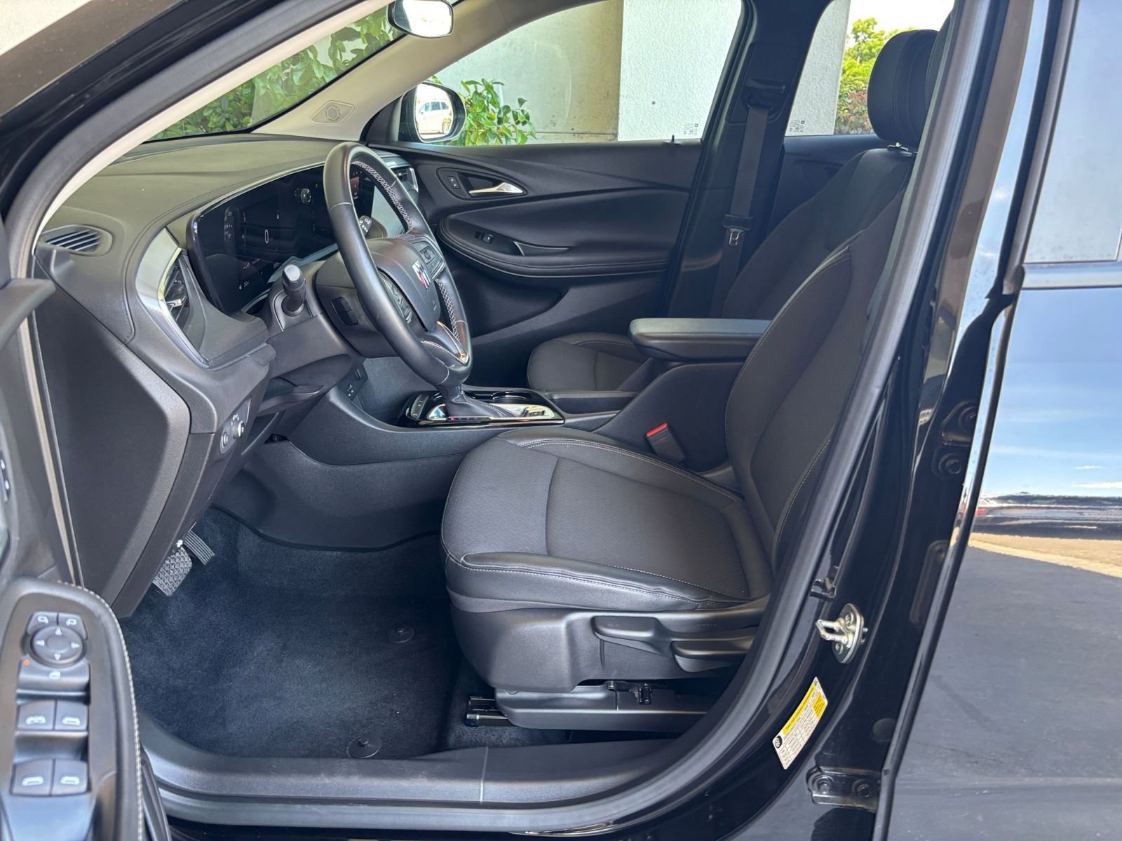 Used 2025 Buick Encore GX Preferred FWD image 28