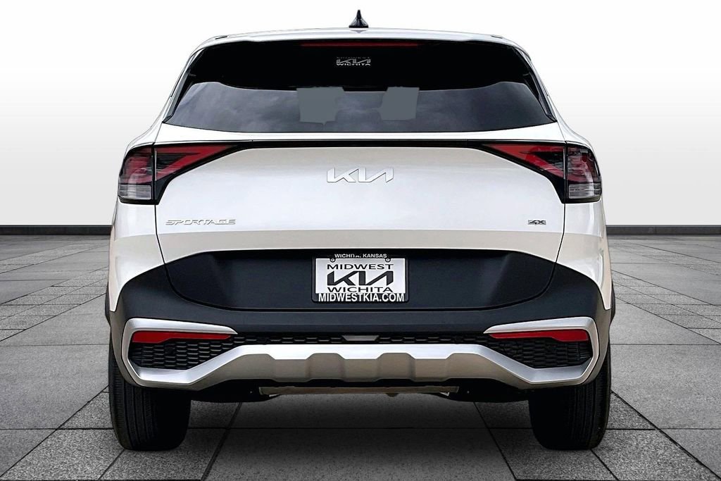 Used 2024 Kia Sportage LX AWD/4WD image 4