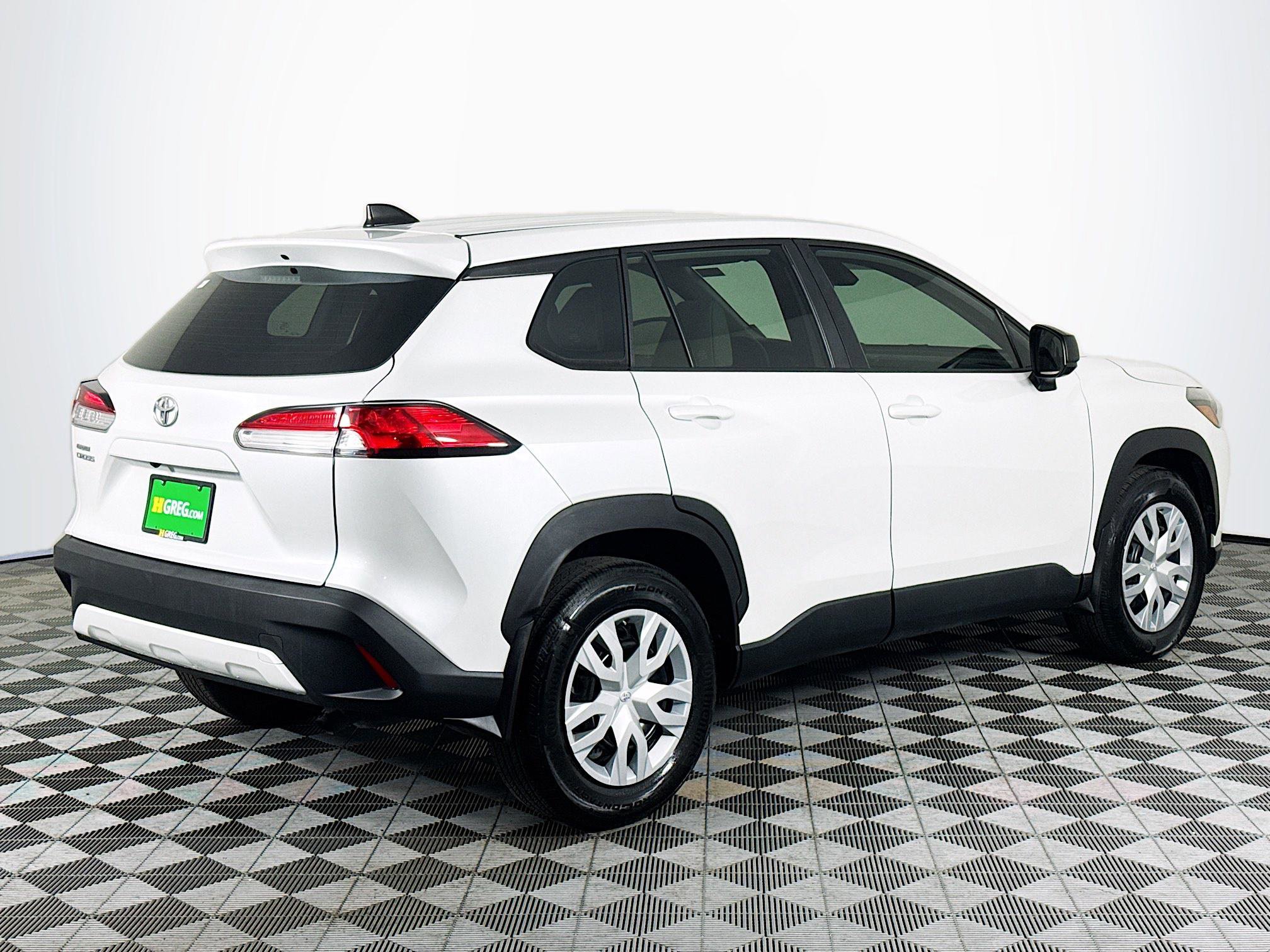 Used 2022 Toyota Corolla Cross L image 10