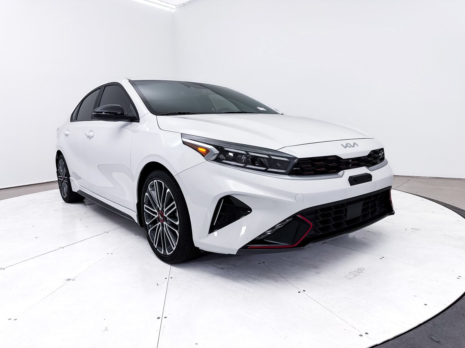 Used 2024 Kia Forte GT FWD image 12