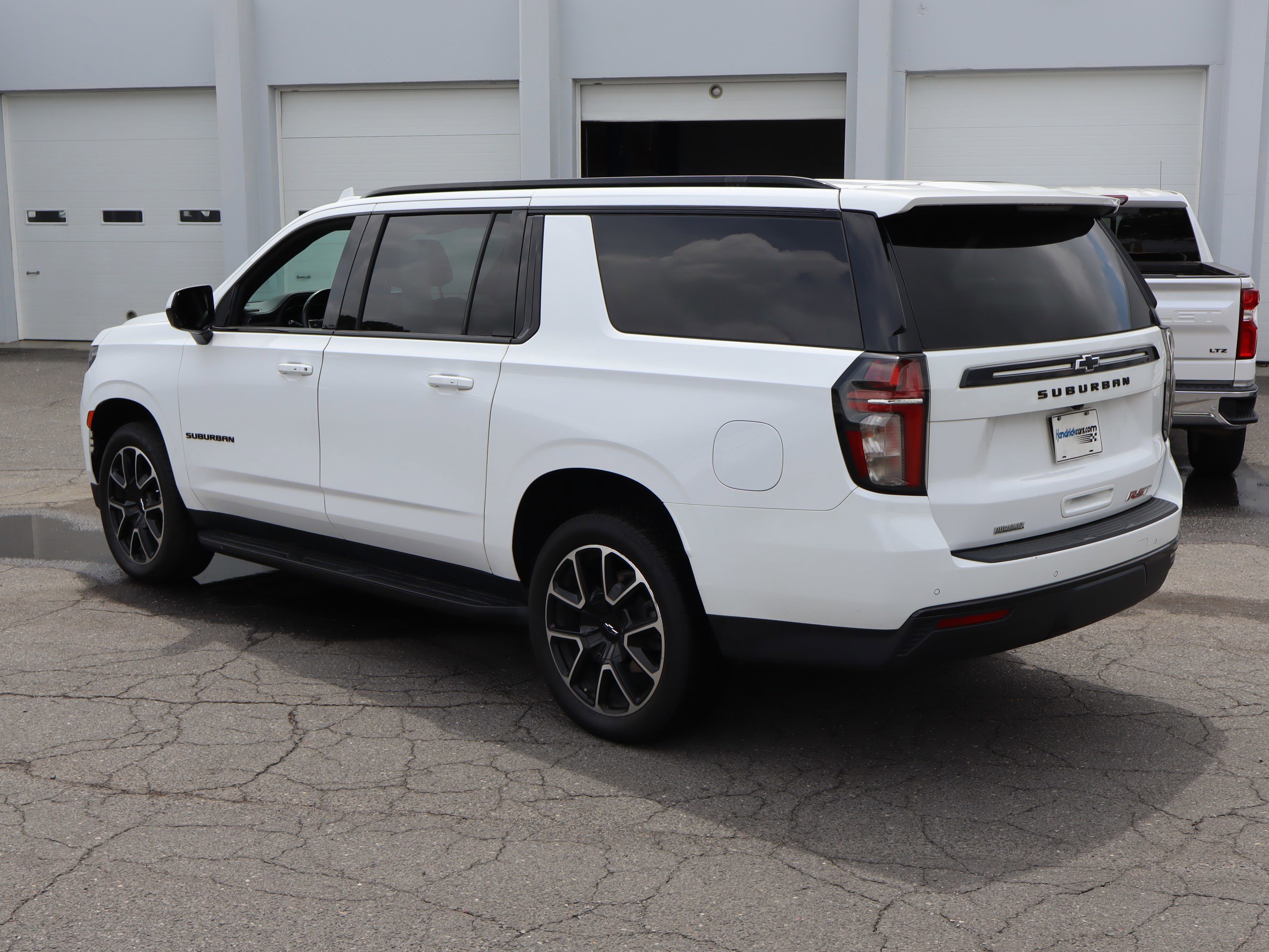 Used 2023 Chevrolet Suburban RST AWD/4WD image 8