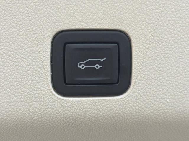 Certified 2024 Cadillac Escalade ESV Sport Platinum AWD/4WD image 18