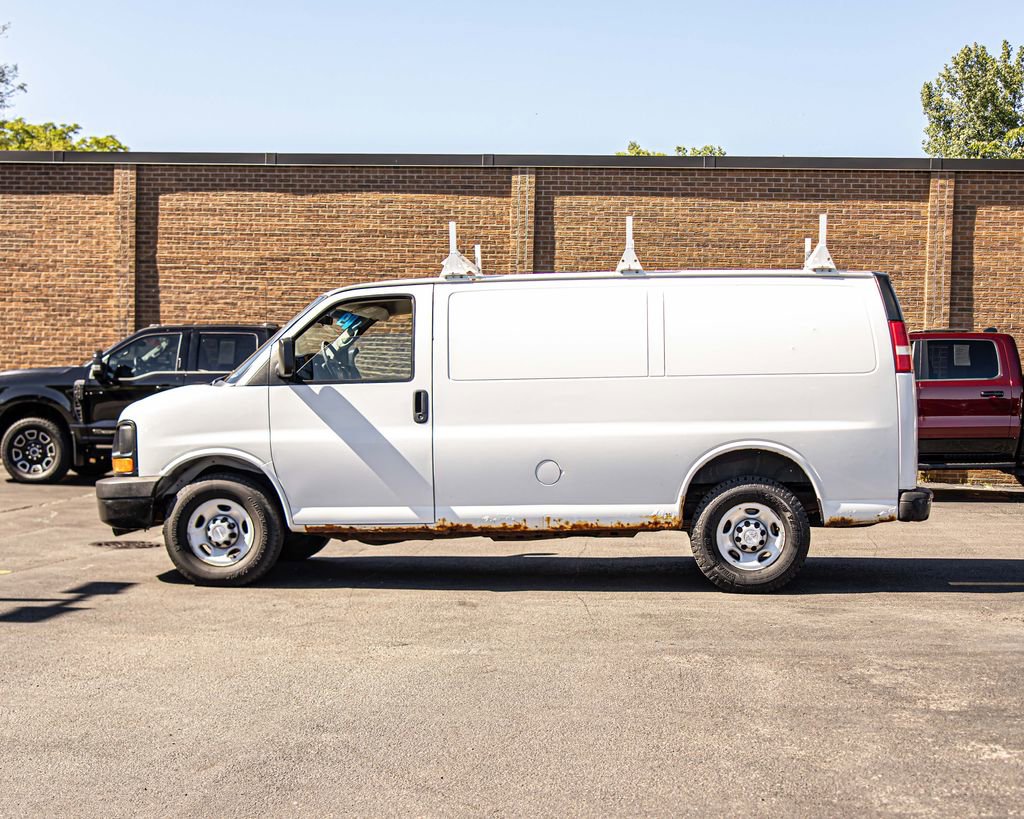Used 2009 Chevrolet Express 2500 RWD image 4