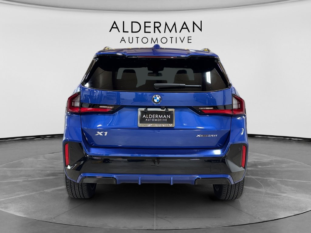 Used 2023 BMW X1 xDrive28i w/ Premium Package AWD/4WD image 4